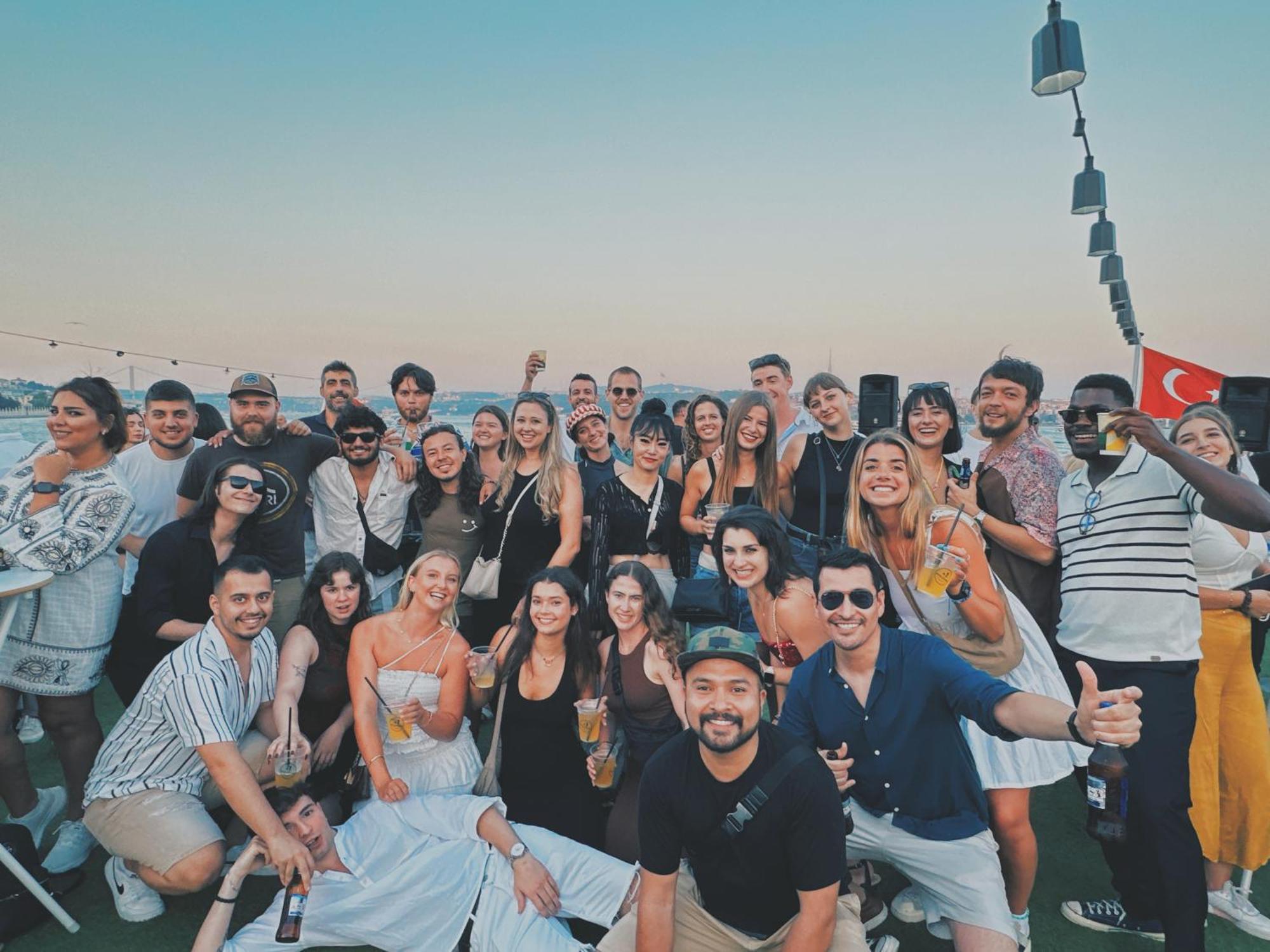 Cheers Midtown Hostel Istanbul Exterior photo
