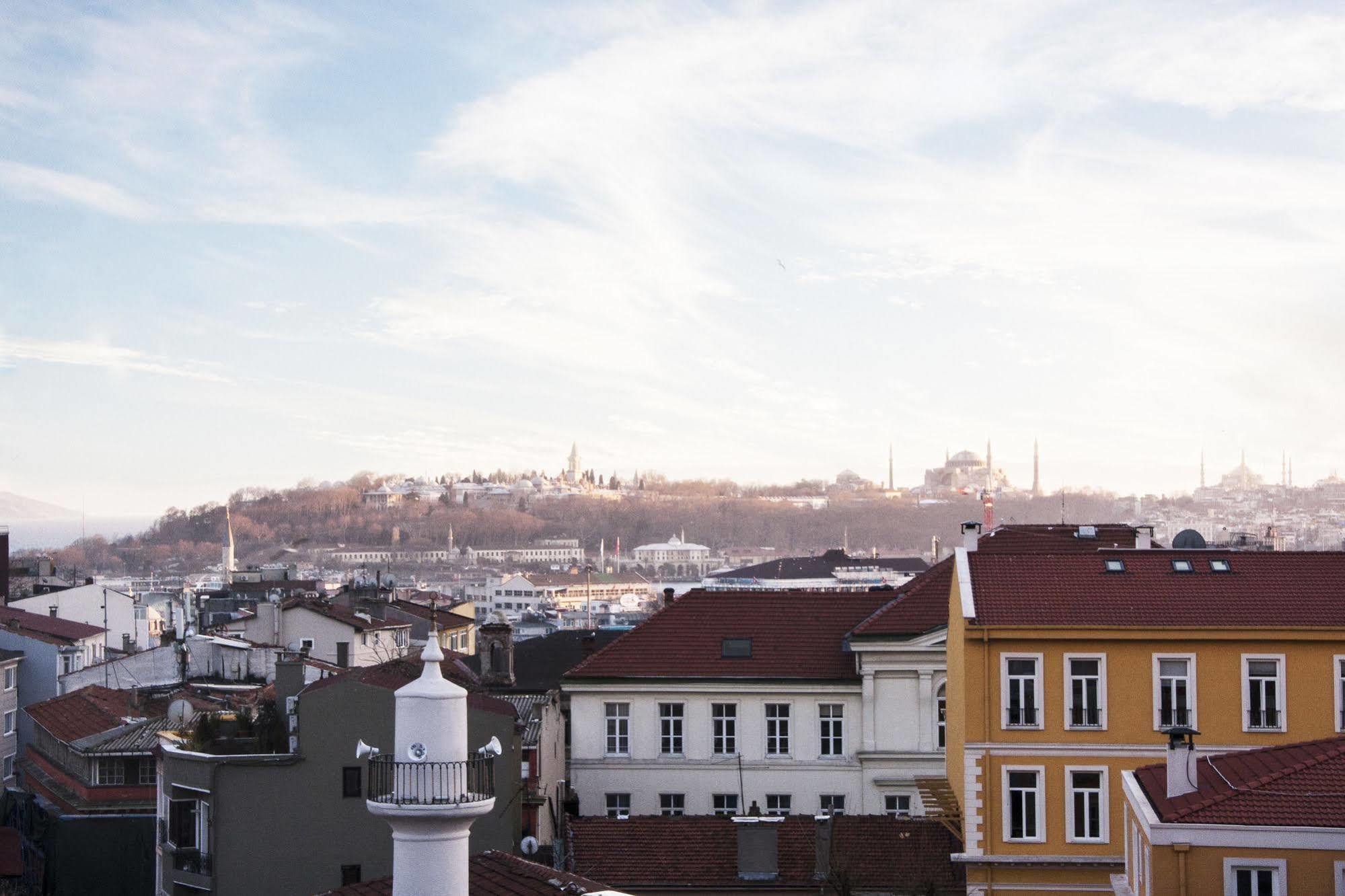 Cheers Midtown Hostel Istanbul Exterior photo