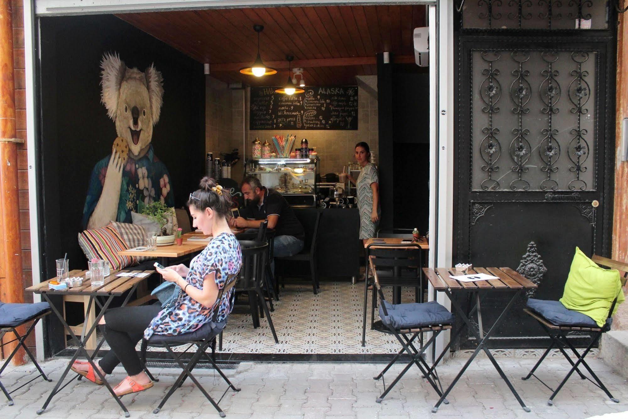 Cheers Midtown Hostel Istanbul Exterior photo