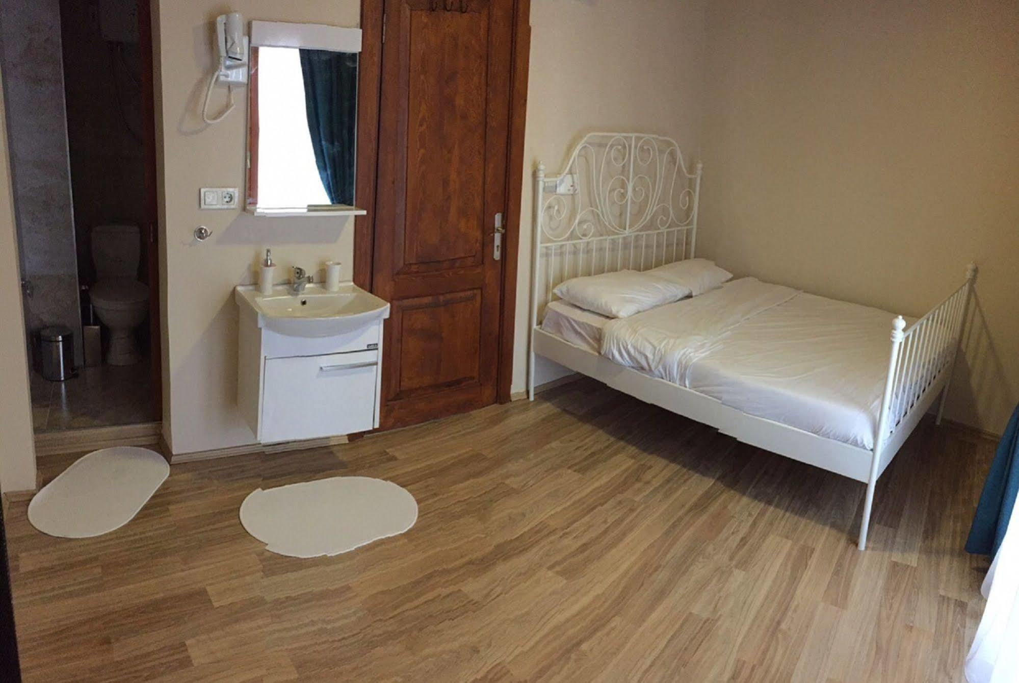 Cheers Midtown Hostel Istanbul Exterior photo